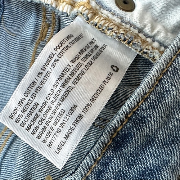 NWT High-Rise Blue Distressed Denim Shorts Size 6 - Picture 8 of 10